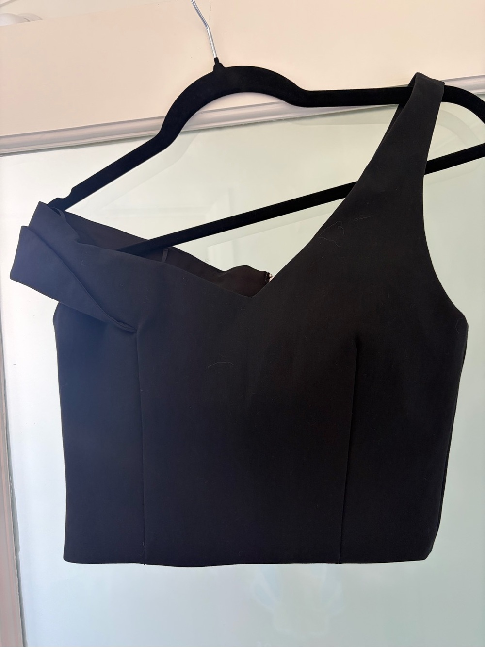 NICHOLAS Black One-Shoulder Zip-Back Crop Top
